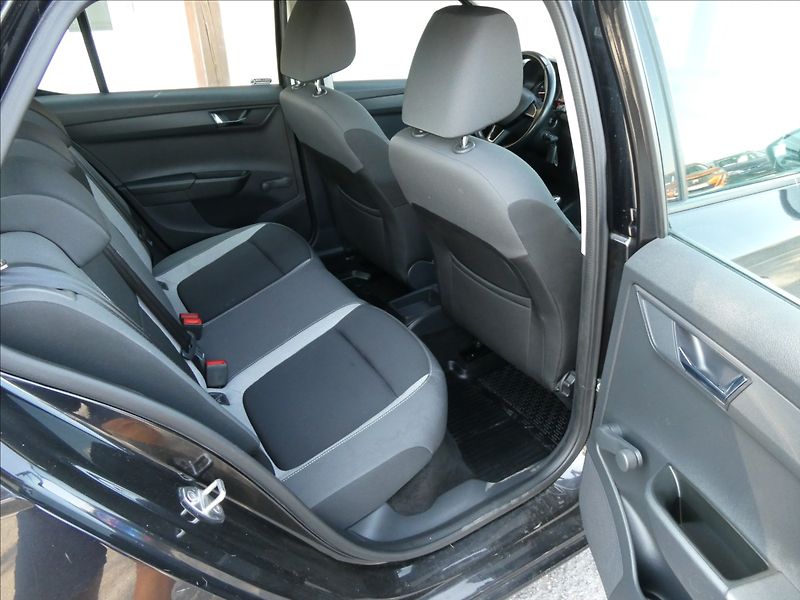 Škoda Fabia 1,0 TSI 81kW Ambition,2 x kola - fotka 21 z 38