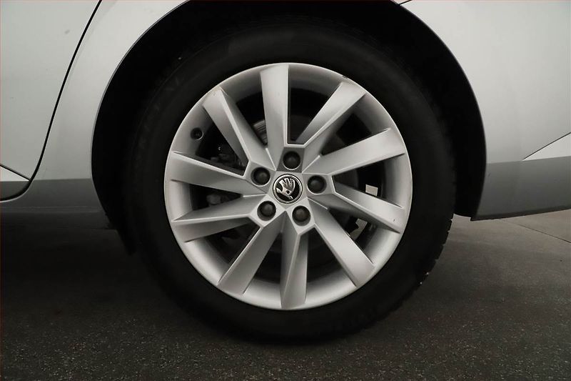 Škoda Superb (2019) Style 2.0 TDI, Automat, Kůže - fotka 20 z 20