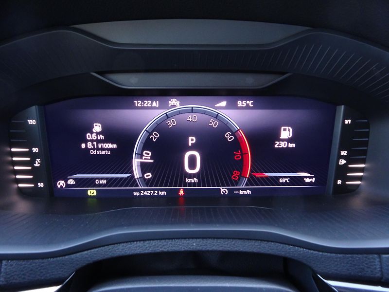 Škoda Karoq 1.5TSi DSG taž.zař. Plná nádrž - fotka 38 z 50