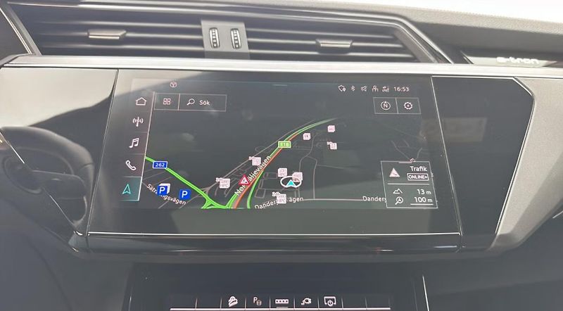 Audi Q8 e-tron 55 Q 360k Pano Tažné Matrix  - fotka 20 z 25