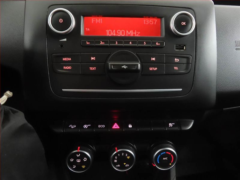 Dacia Duster (2019) 1.5 Blue dCi, 4X4, Serv.kniha - fotka 12 z 15