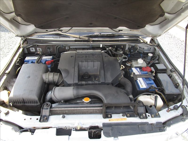 Mitsubishi Pajero 3.2 Di-D, 4x4, aut. klima, 7 m - fotka 51 z 54