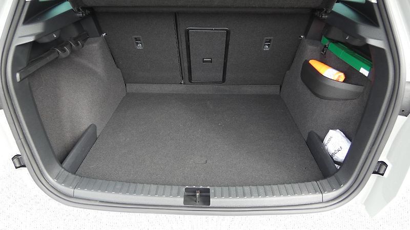 Škoda Karoq 1.5 TSI 110kW Fresh DSG - fotka 21 z 24