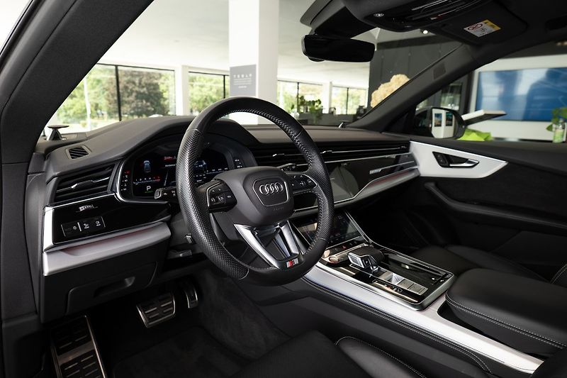 Audi SQ8 4.0 TDI/Bang&Olufsen/360/Pano - fotka 4 z 27