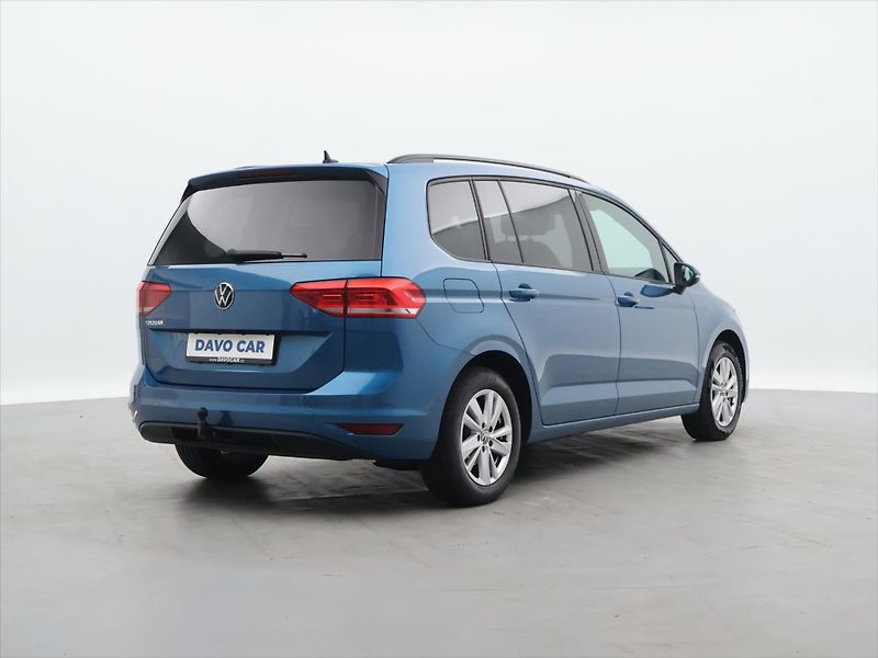 Volkswagen Touran 1,5 TSI 110kW DSG Matrix DPH - fotka 7 z 34