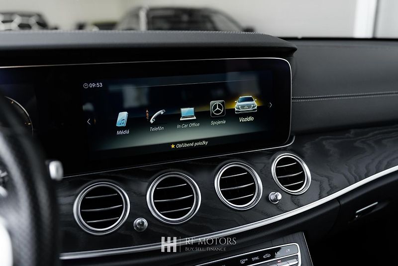 Mercedes-Benz Třídy C (2019) C 300d Kombi 180kW - fotka 35 z 43