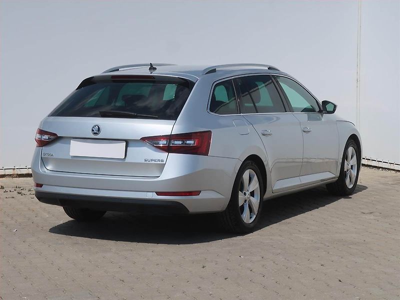Škoda Superb (2016) Style 2.0 TDI, Navi, Bi-Xenony - fotka 5 z 19