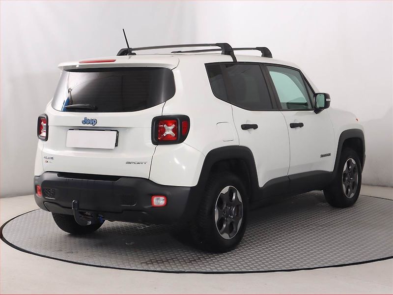 Jeep Renegade (2017) 2.0 MultiJet, 4X4, Serv.kniha - fotka 5 z 17