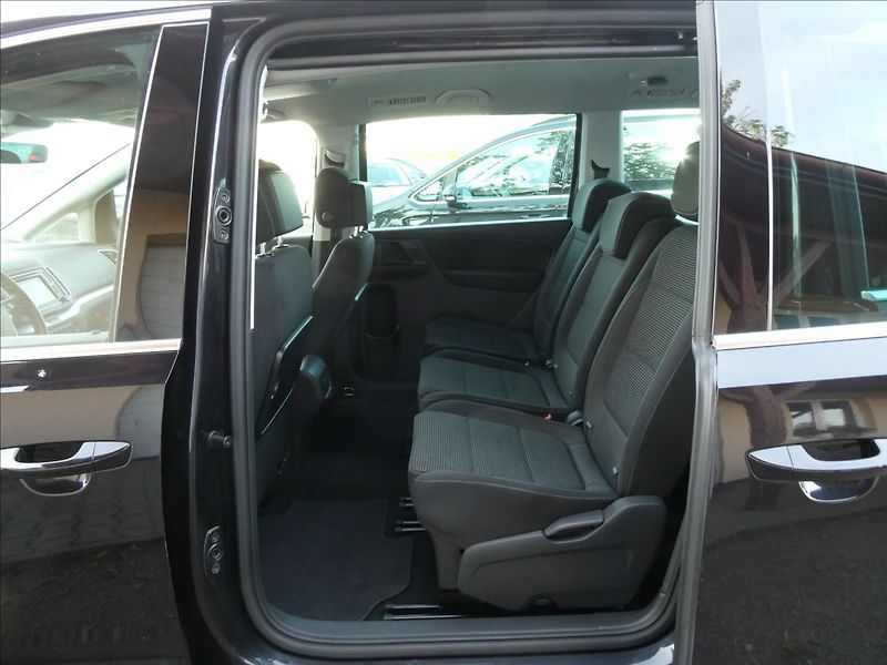 Volkswagen Sharan 2,0 TDi 110kW serviska, závěs - fotka 21 z 50