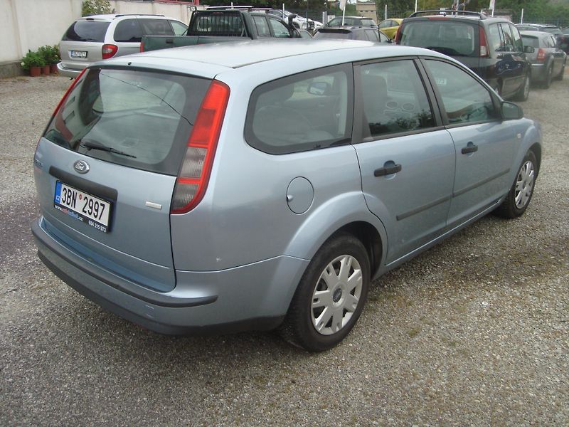 Ford Focus (2003) 1,6TDCI - fotka 3 z 19