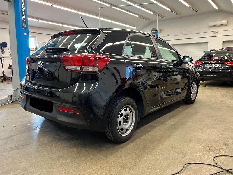 Kia Rio 1.2l 62 kW - fotka 6 z 14