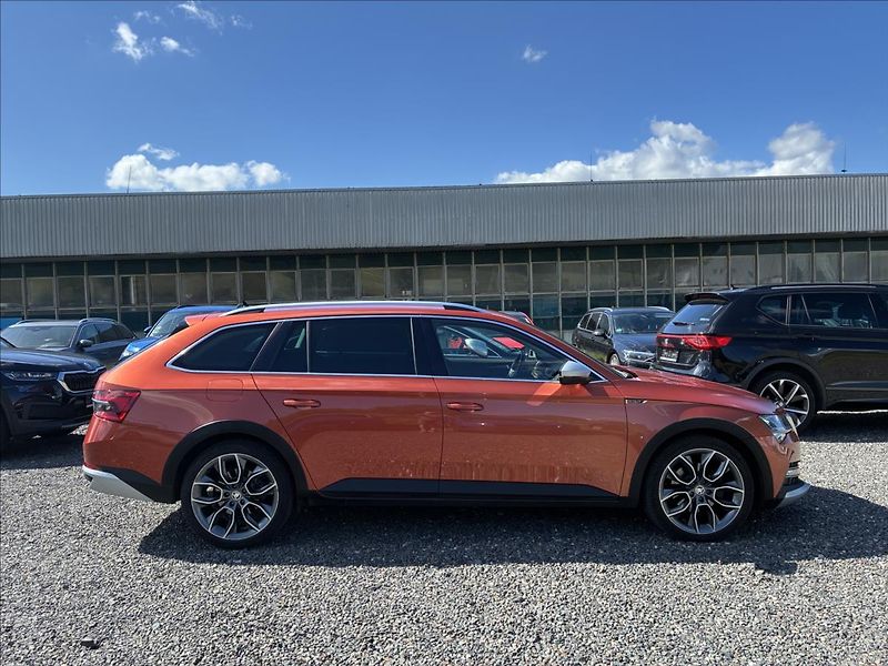 Škoda Superb 2,0 TDI 4X4 SCOUT TAŽNÉ - fotka 5 z 26