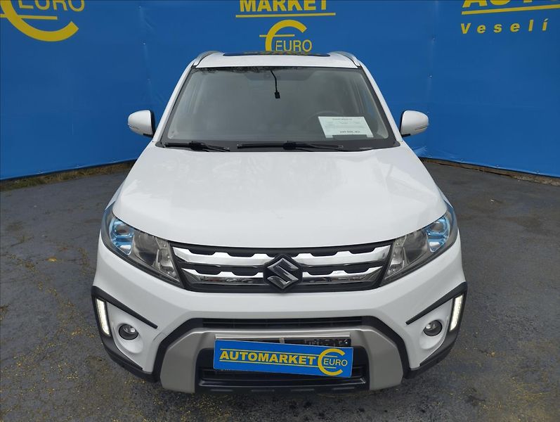 Suzuki Vitara 1,6 DDiS 88KW 4X4, KŮŽE, LED - fotka 2 z 23