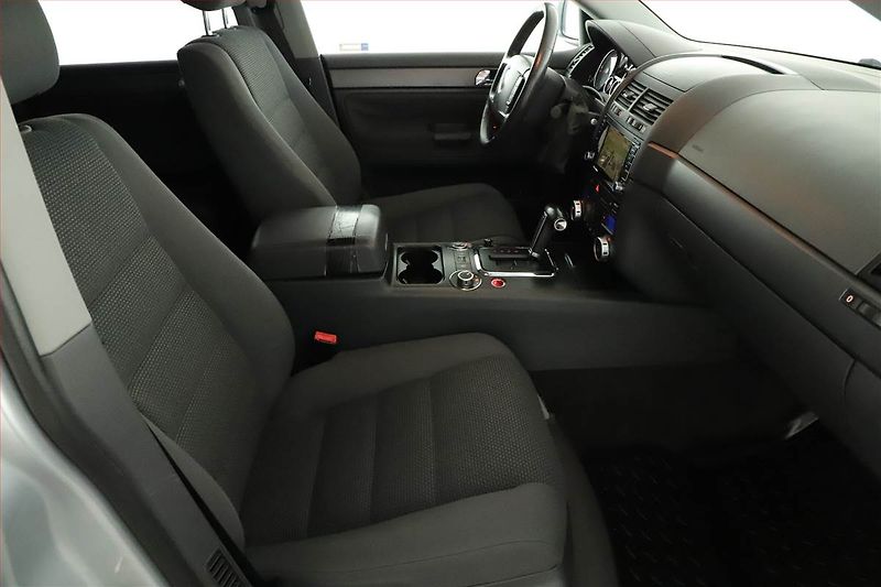Volkswagen Touareg (2006) 3.0 V6 TDI, 4X4, Automat - fotka 7 z 16