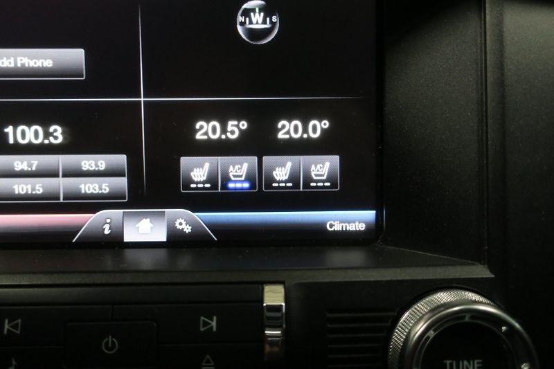 Ford Mustang (2015) 5.0 Ti-VCT V8 GT 50 automat - fotka 32 z 48