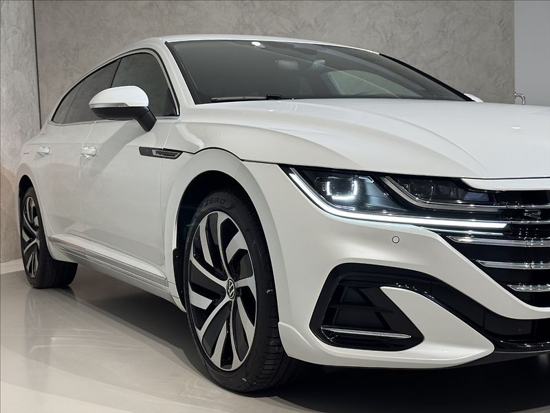 Volkswagen Arteon Shooting Brake 1,4 TSi  DSG eHybrid R-line 36 - fotka 6 z 48