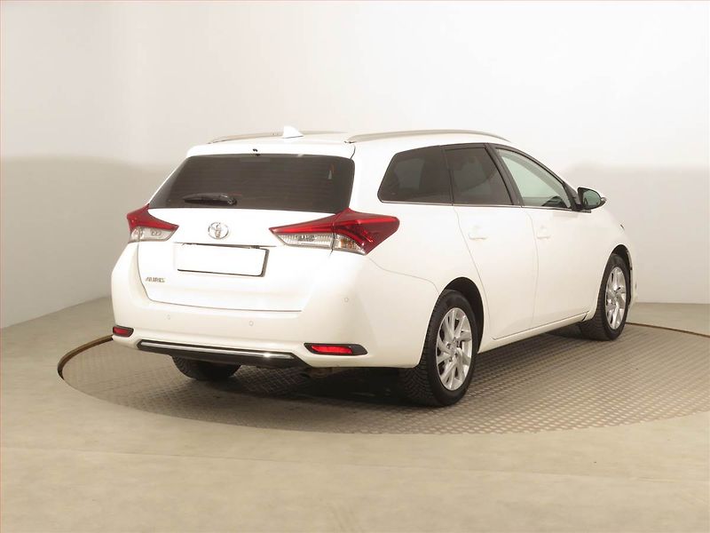 Toyota Auris (2017) 1.6 Valvematic, Serv.kniha - fotka 5 z 16