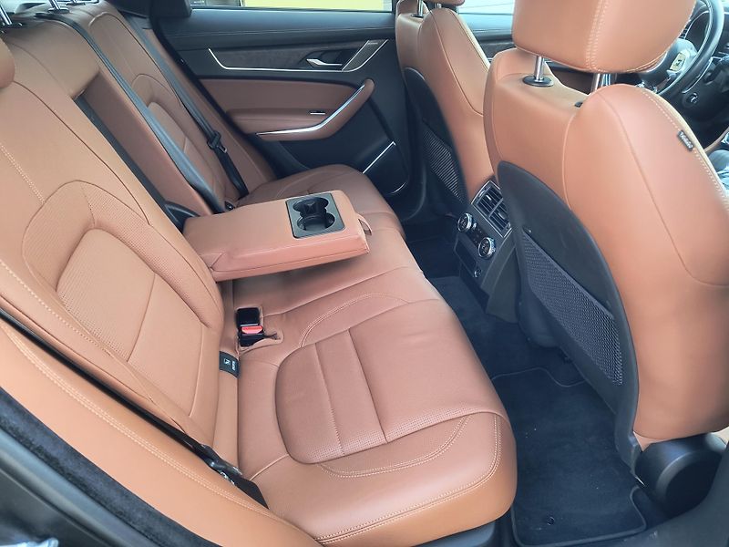 Jaguar F-Pace (2021) D300 AWD R -DINAMIC SE AUTOMAT - fotka 23 z 68