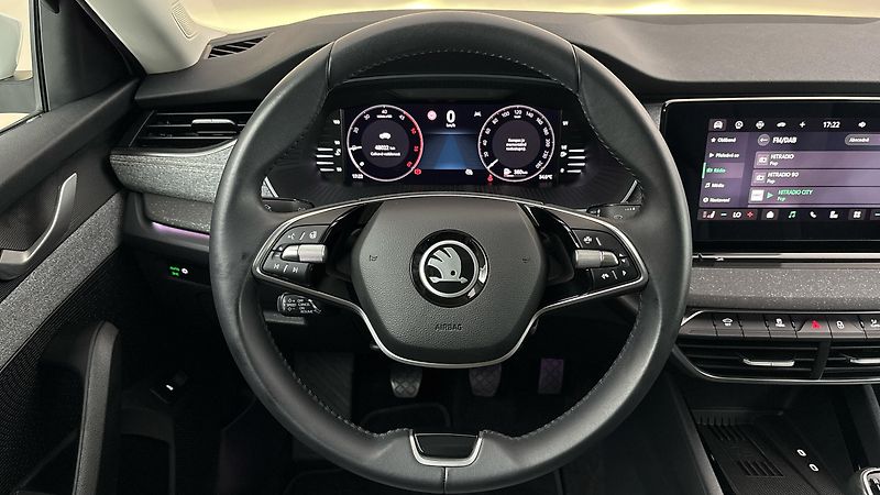 Škoda Octavia 2.0 TDI Style - fotka 9 z 27