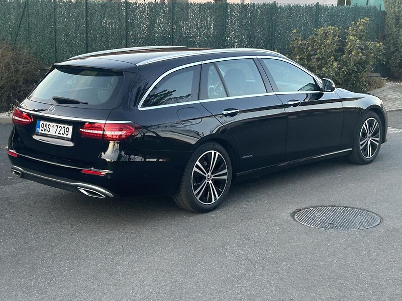 Mercedes-Benz Třídy E (2023) 200d AVANTGARDE ČR 1.maj TAŽNÉ - fotka 15 z 42
