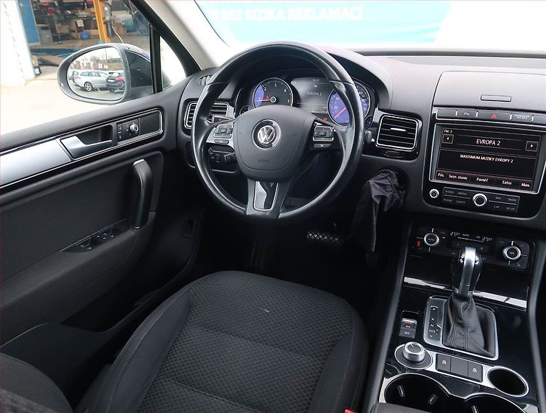 Volkswagen Touareg (2016) 3.0 TDI, 4X4,Bixenon,Kamera - fotka 7 z 24
