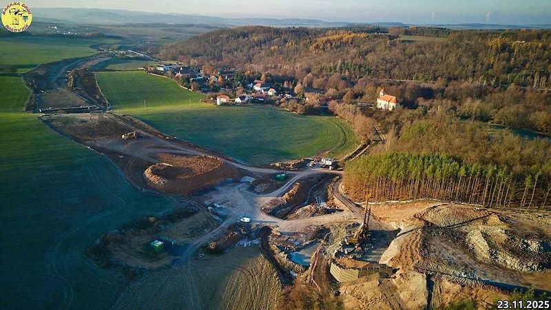 Staveniště dálnice D6 úseku Petrohrad - Lubenec. Foto: Jan Banán Svoboda