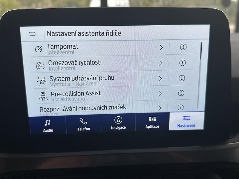 Ford Kuga Titanium X 2.5i HEV 190k aut - fotka 28 z 39