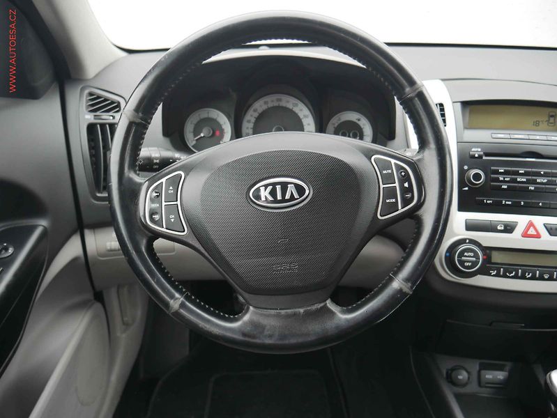 Kia Ceed (2008) 1.6CVVT, ČR, AC, TZ - fotka 15 z 21