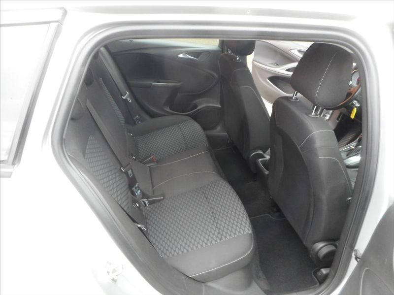 Opel Astra 1,6 CDTi SPORT TOURER - fotka 20 z 28
