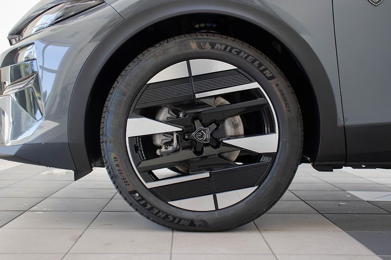 Peugeot 408 GT Hybrid 145 e-DCS6 - fotka 15 z 16