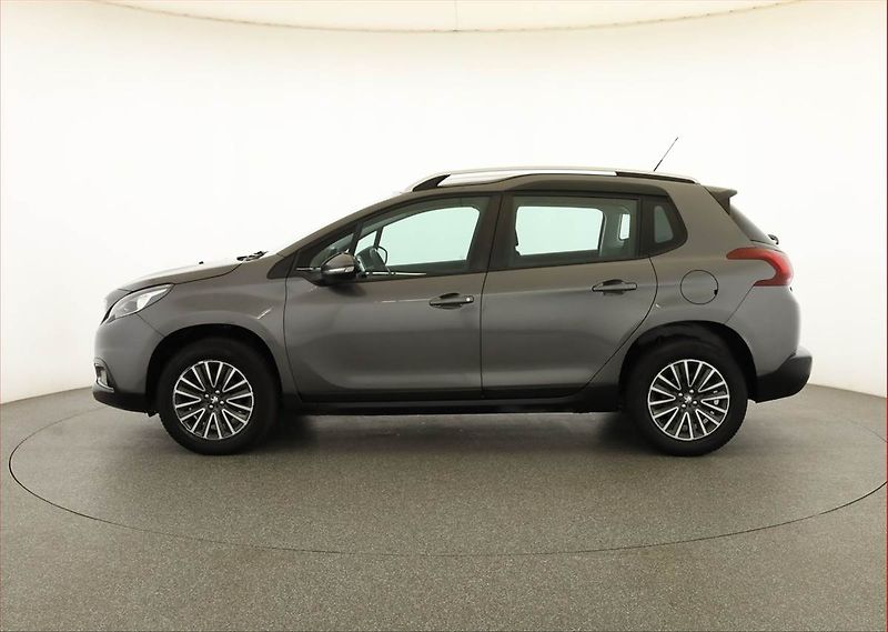 Peugeot 2008 (2019) 1.2 PureTech, ČR,1.maj - fotka 3 z 16