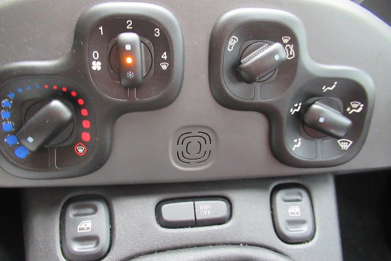 Fiat Panda 1.2i KLIMA - fotka 13 z 20