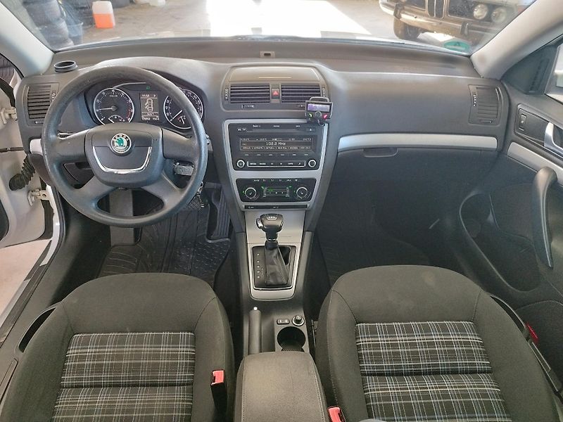Škoda Octavia (2012) 1,4TSI,90KW,DSG,ALU,AUT.KLIMA - fotka 19 z 28