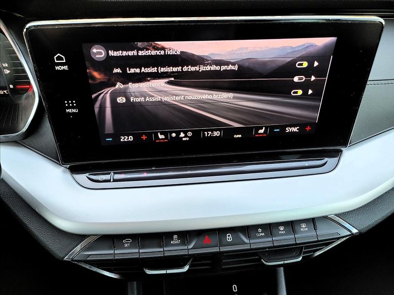 Škoda Octavia 1,0 TSI,CLEVER,LED,VÝHŘEV,NAVI - fotka 33 z 50