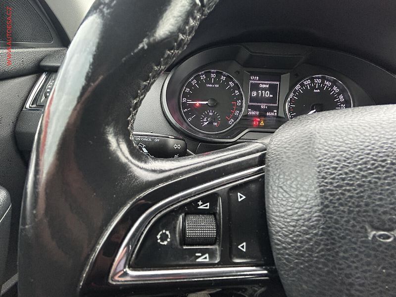 Škoda Octavia (2014) 1.6 TDi, ČR, servis.kniha - fotka 18 z 18
