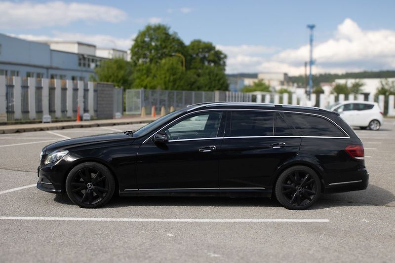 Mercedes-Benz Třídy E AMG paket, 100% stav. - fotka 8 z 45