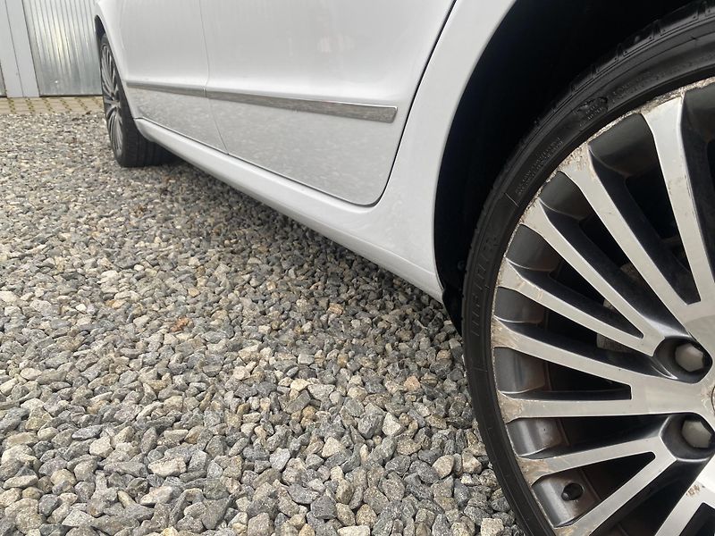 Škoda Superb 2.0TDi 4x4 170PS DSG L+K COMBI - fotka 37 z 158