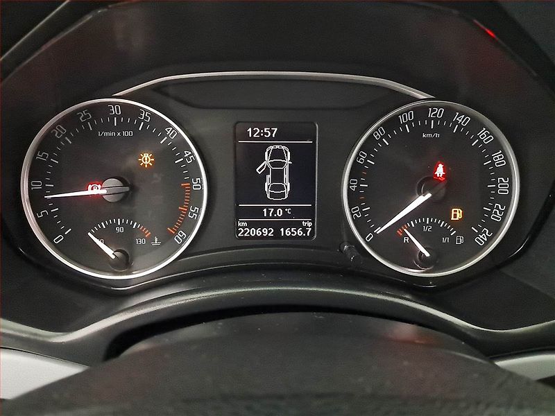 Škoda Octavia (2013) 2.0 TDI, Serv.kniha, Tempomat - fotka 11 z 18