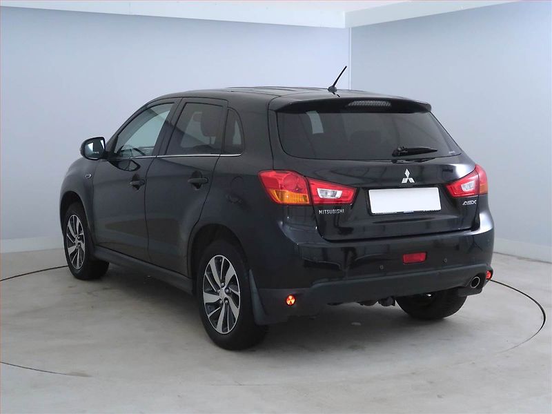 Mitsubishi ASX (2015) Intense 2.2 DI-D, 4X4 - fotka 4 z 16