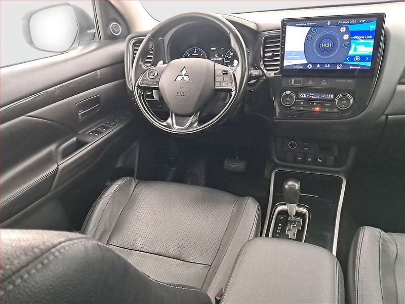Mitsubishi Outlander (2017) Instyle 2.2 DI-D, 4X4 - fotka 7 z 17