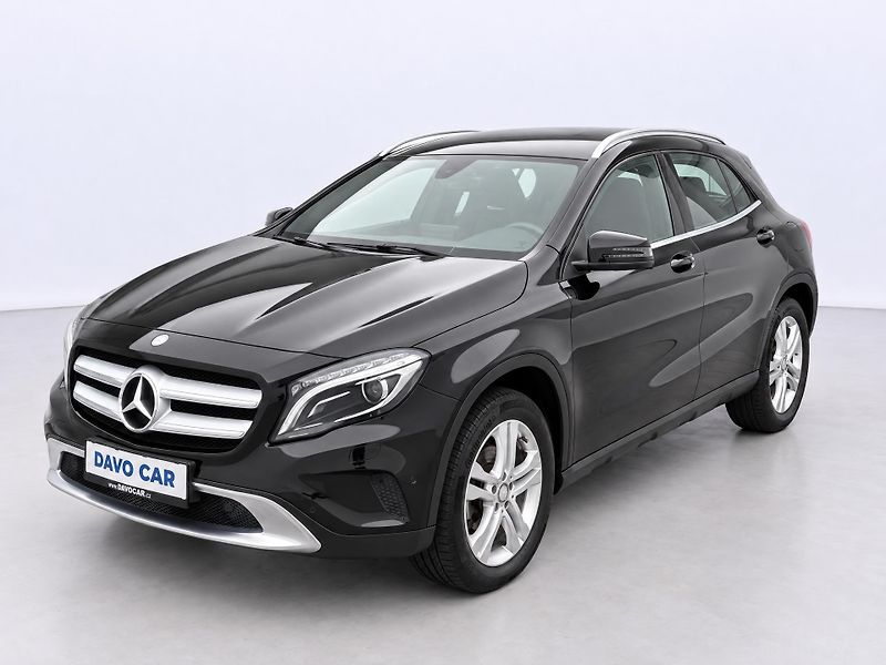 Mercedes-Benz GLA 1,6 180 90kW Xenon Navi - fotka 3 z 24