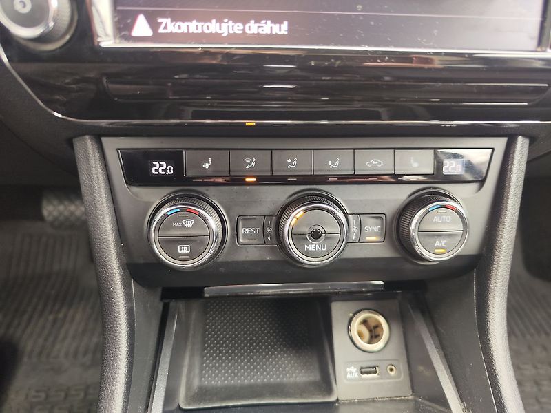 Škoda Superb 2.0 TDI/110kW Ambition Plus DS - fotka 20 z 33