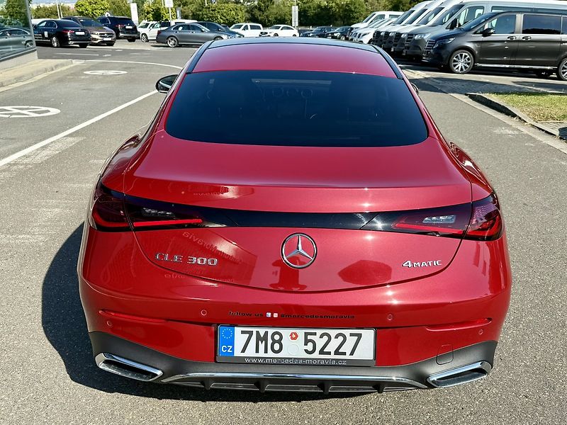 Mercedes-Benz CLE 300 4MATIC kupé Linie AMG - fotka 8 z 46
