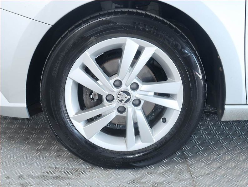 Škoda Fabia (2022) 1.0 TSI, ČR,1.maj, Serv.kniha - fotka 14 z 17