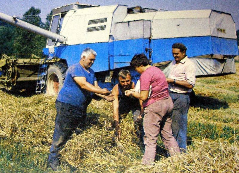 Kombajn Fortschritt E 512 byla první sklízecí mlátičkou, která byla kompletně vyvinuta výhradně v tehdejší Německé demokratické republice.