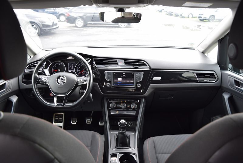 Volkswagen Touran (2017) 2.0TDI 110kw 7MÍST TAŽNÉ NAVI - fotka 20 z 50