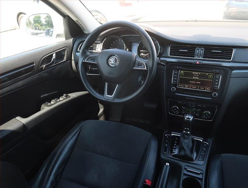 Škoda Superb (2014) Elegance 2.0 TDI, 4X4 - fotka 7 z 22