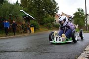 Cena nové minikáry se pohybuje mezi 15 a 30 tisíci korunami, což může být překážkou pro rodiče, kteří nemají možnost si minikáru sami vyrobit.