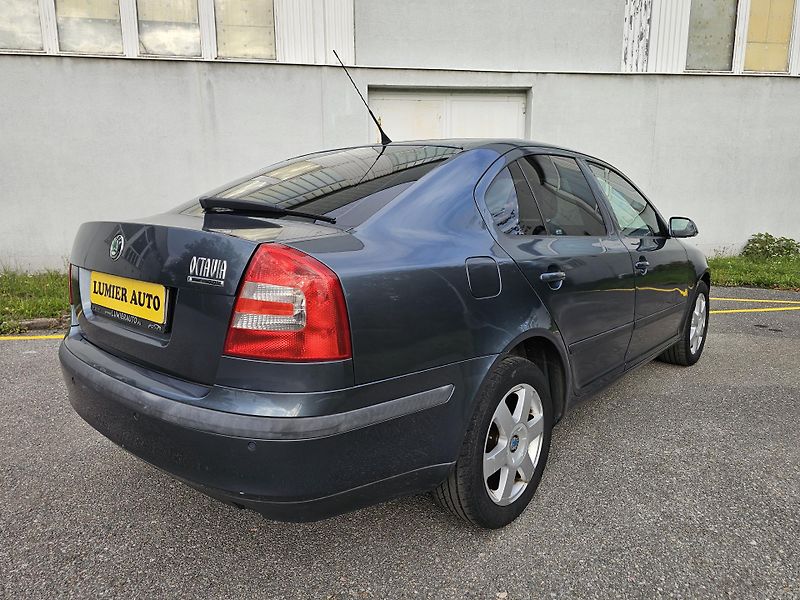 Škoda Octavia (2007) 2 1.9TDI - fotka 5 z 17