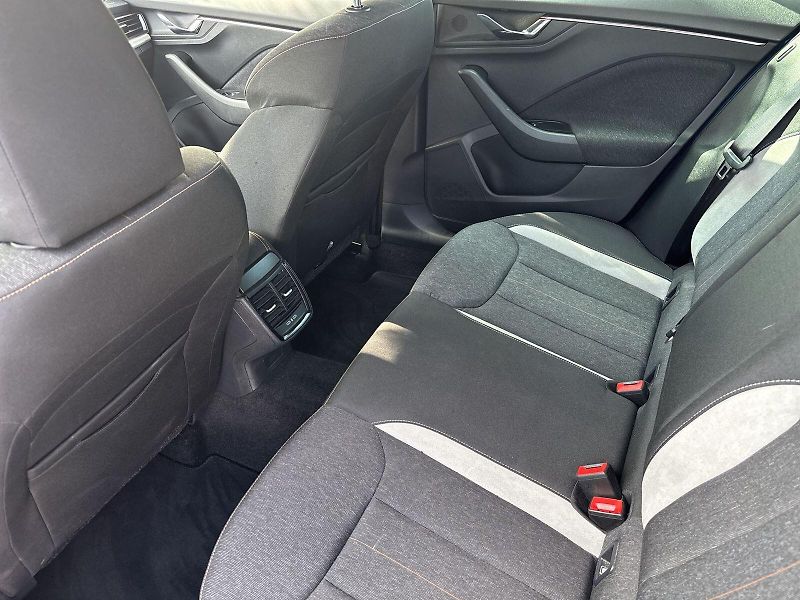 Škoda Scala (2024) 1.0 TSI DSG Top Selection - fotka 8 z 31